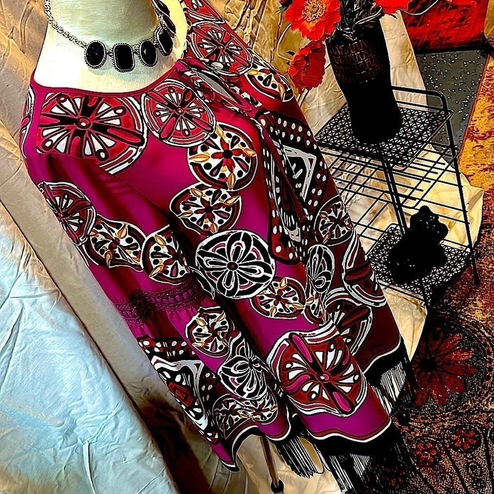 CHELSEA AND VIOLET LONG BELL SLEEVED TASSEL AND MACRAMÉ DRESS - Picture 4 of 7